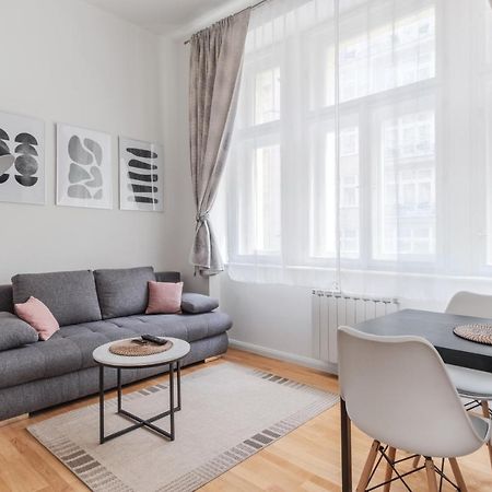 Luminous Apartment For 2 Near Wenceslas Square By Prague Days Esterno foto