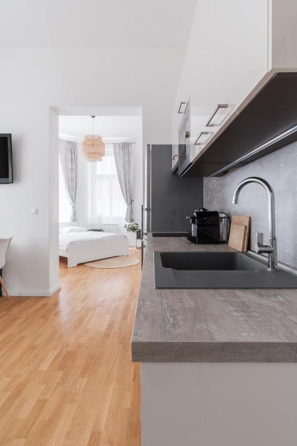 Luminous Apartment For 2 Near Wenceslas Square By Prague Days Esterno foto